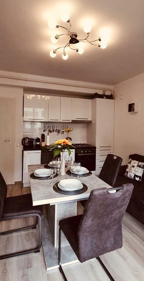 Apartament Comfort Primaverii Rîşnov Exterior foto